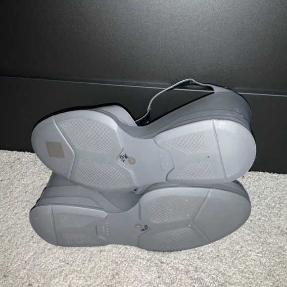 Prada - Picture 13 of 14